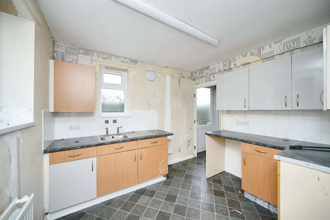 12 Burbage Road, Easton Royal, Pewsey, SN9 5LT 7