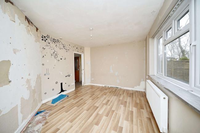 12 Burbage Road, Easton Royal, Pewsey, SN9 5LT 7