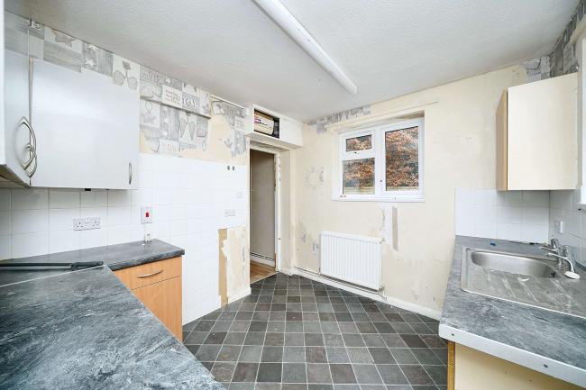 12 Burbage Road, Easton Royal, Pewsey, SN9 5LT 7