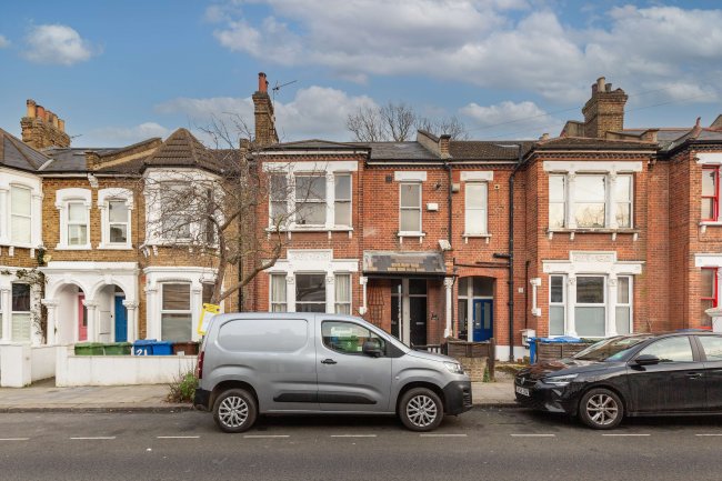 19 Gowlett Road, Peckham, London SE15 4HX 3