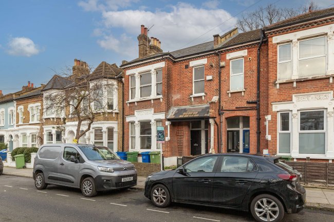 19 Gowlett Road, Peckham, London SE15 4HX 3
