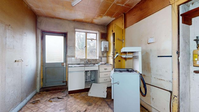 19 Gowlett Road, Peckham, London SE15 4HX 3