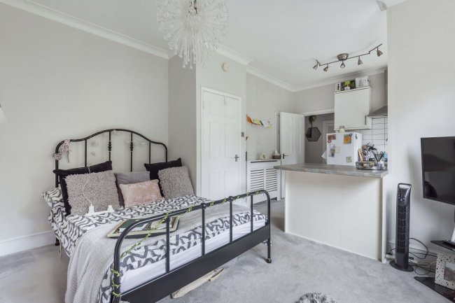 Flat 3, 5 Dale Road, Purley, CR8 2ED 10