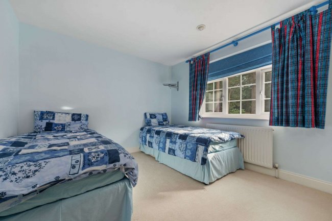 Pemberley, Woodlands Ride, Ascot, Berkshire, SL5 9HP 3