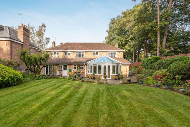 Pemberley, Woodlands Ride, Ascot, Berkshire, SL5 9HP 3