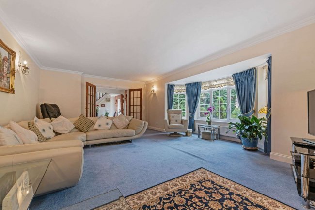 Pemberley, Woodlands Ride, Ascot, Berkshire, SL5 9HP 3