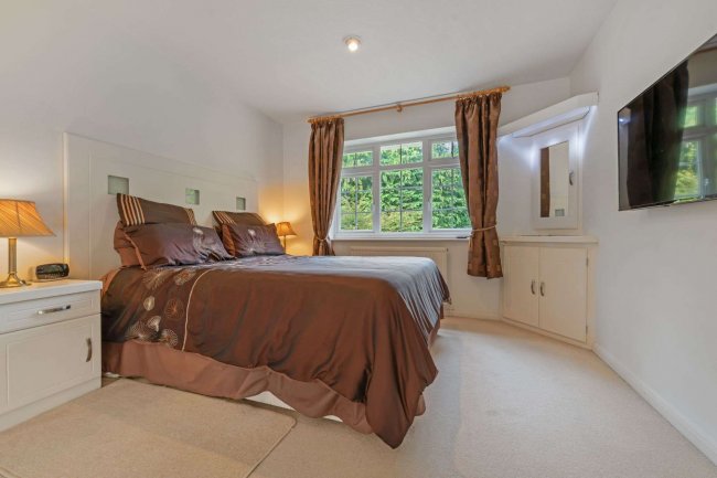 Pemberley, Woodlands Ride, Ascot, Berkshire, SL5 9HP 3