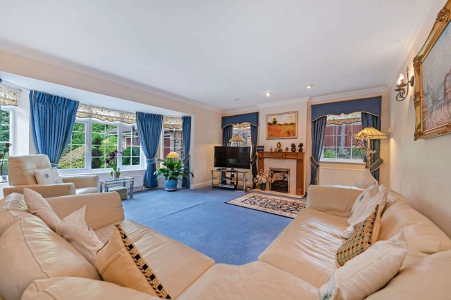 Pemberley, Woodlands Ride, Ascot, Berkshire, SL5 9HP 3