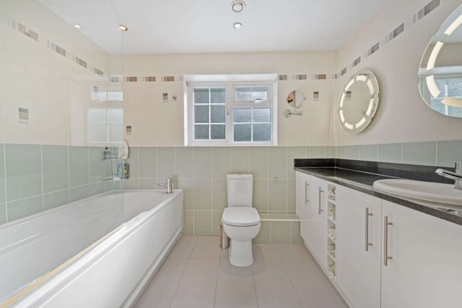 Pemberley, Woodlands Ride, Ascot, Berkshire, SL5 9HP 3