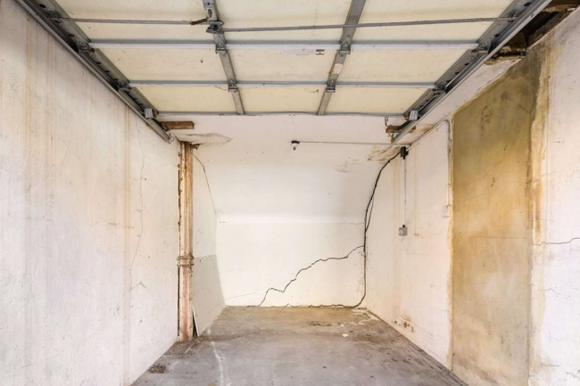 Garage at the rear of 221 Wandsworth Bridge Road, Fulham, London, SW6 2TU 1