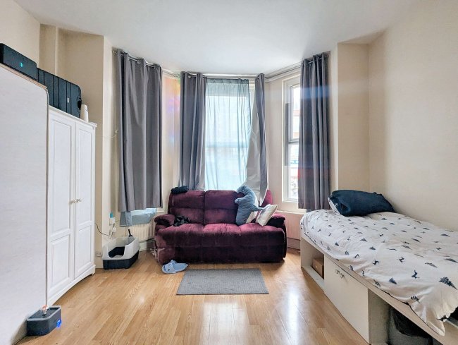 277a Uxbridge Road, Shepherds Bush, London, W12 9DT 1