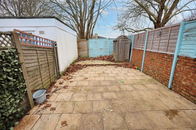 203 Hounslow Road, Hanworth, Feltham, TW13 6AD 6