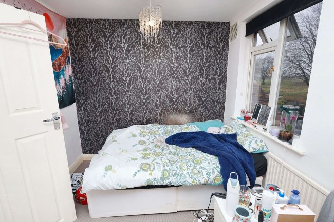 203 Hounslow Road, Hanworth, Feltham, TW13 6AD 6