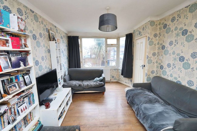 203 Hounslow Road, Hanworth, Feltham, TW13 6AD 6