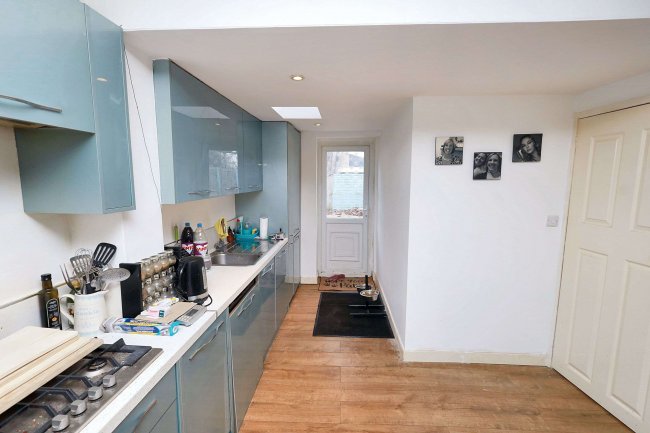 203 Hounslow Road, Hanworth, Feltham, TW13 6AD 6