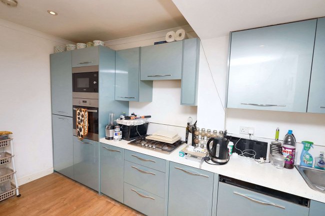 203 Hounslow Road, Hanworth, Feltham, TW13 6AD 6