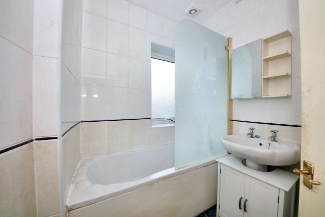 47 Bidston Court, Upton Road, Birkenhead, Prenton CH43 7PA 5