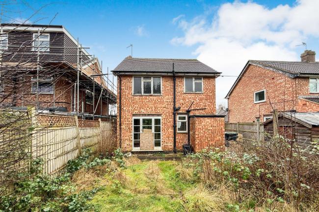 24 Leigh Road, Beeston, Nottingham NG9 6GF 1