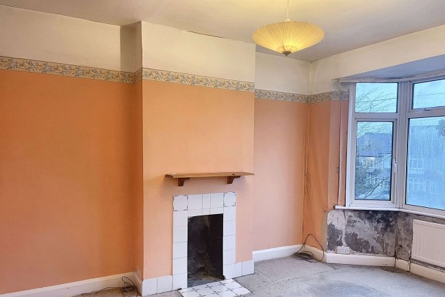 56 Ardrossan Gardens, Worcester Park, Surrey, KT4 7AX 8