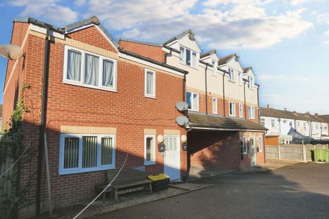 27 Briggs Row, Featherstone, Pontefract, West Yorkshire, WF7 5LG 9