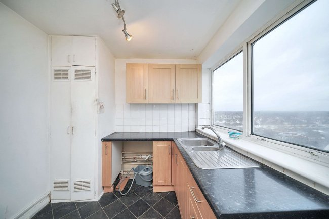 Flat 24, Rex House, Hampton Road West, Feltham TW13 6AP 10