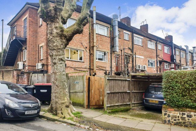 131 Colney Hatch Lane, Muswell Hill, London N10 1HD 5