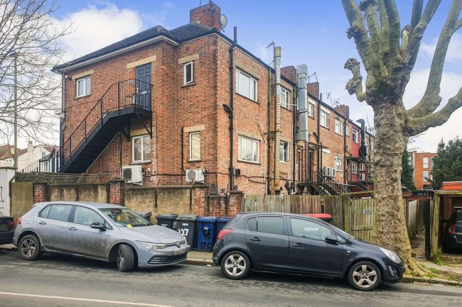 131 Colney Hatch Lane, Muswell Hill, London N10 1HD 5