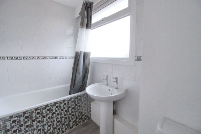 1 Penn Gardens, Romford, RM5 2JF 9