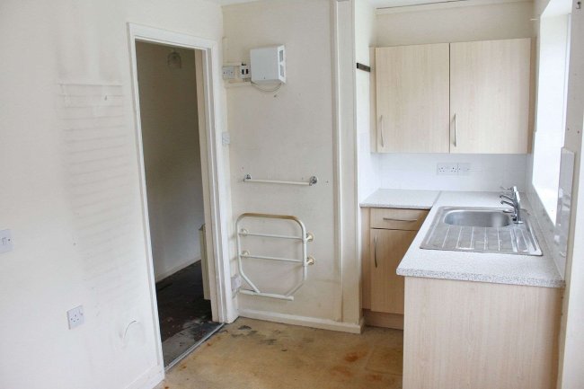 36 Broadfield, West Hoathly RH19 4QR 5