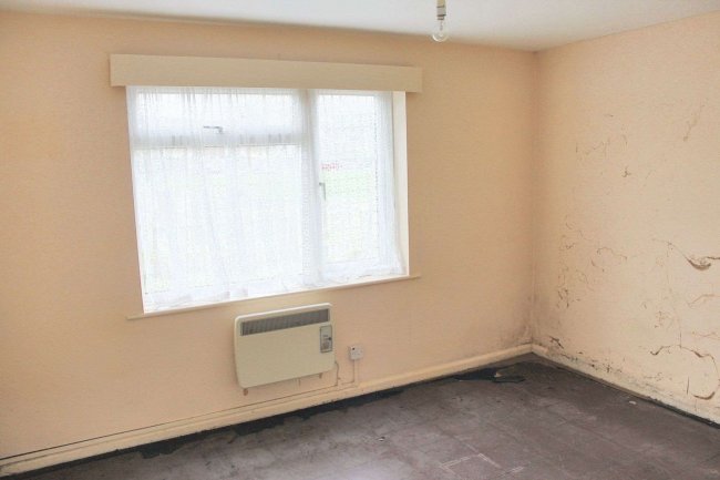 36 Broadfield, West Hoathly RH19 4QR 5