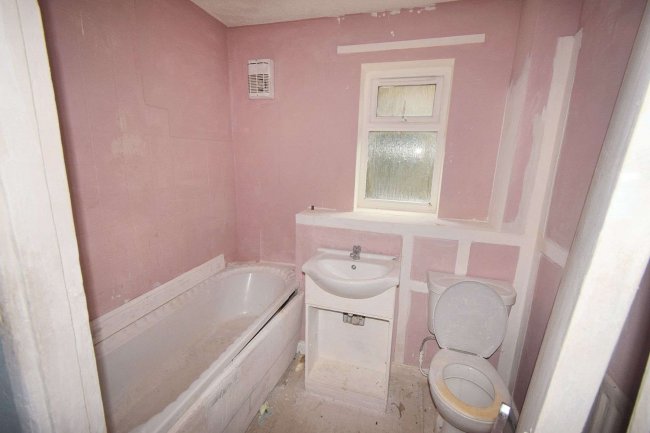 40 Greaves Square, Kings Norton, Birmingham B38 9LX 3