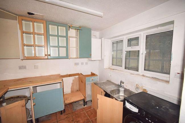 40 Greaves Square, Kings Norton, Birmingham B38 9LX 3