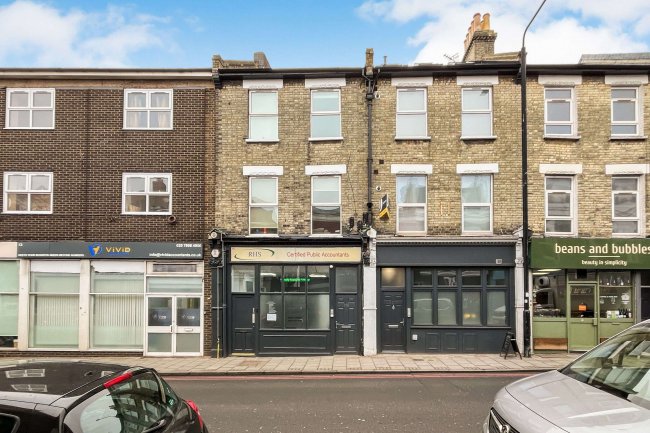 15/15A Trinity Road, Tooting, London SW17 7SD 8