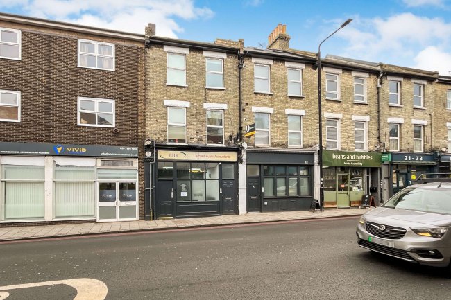 15/15A Trinity Road, Tooting, London SW17 7SD 8