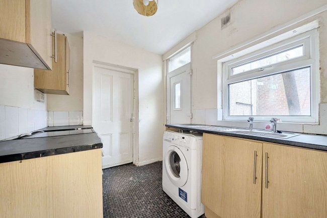 94 Chandos Street, Gateshead, NE8 4AB 5