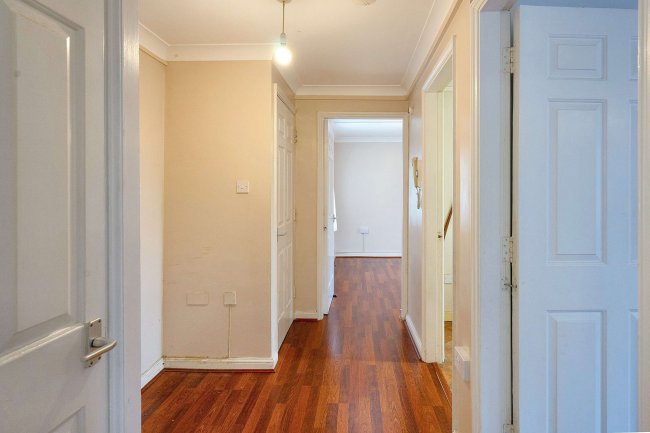 264 Corporation Street, Plaistow, London  E15 3DJ 4