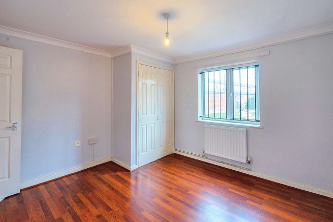 264 Corporation Street, Plaistow, London  E15 3DJ 4