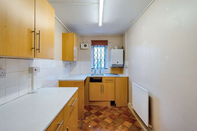 264 Corporation Street, Plaistow, London  E15 3DJ 4