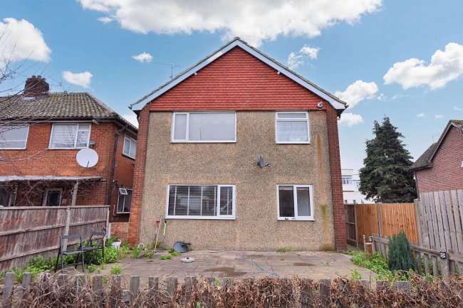 87 Dock Road, Tilbury, Essex, RM18 7BX 3