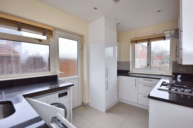 87 Dock Road, Tilbury, Essex, RM18 7BX 3