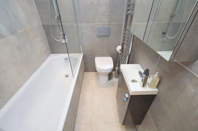 Flat 4, 125-127 High Street, Brentwood, Essex, CM14 4RX 4