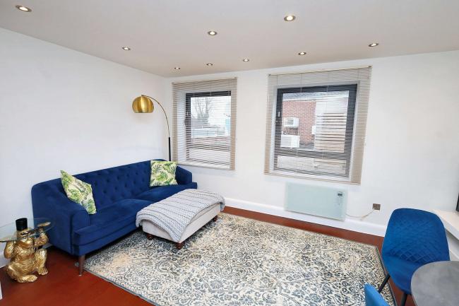 Flat 4, 125-127 High Street, Brentwood, Essex, CM14 4RX 4