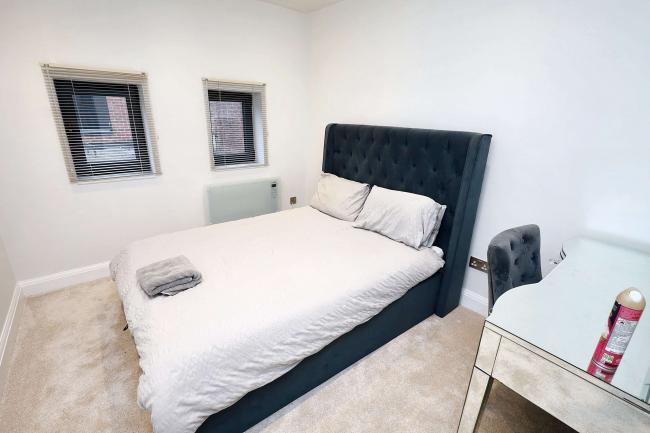 Flat 4, 125-127 High Street, Brentwood, Essex, CM14 4RX 4