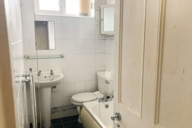 98-100 Hythe Road, Ashford, Kent, TN24 8PR 10