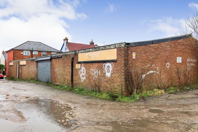 98-100 Hythe Road, Ashford, Kent, TN24 8PR 6