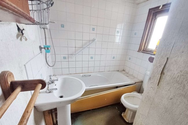 3 Orchard Road, Altrincham, WA15 8EY 9