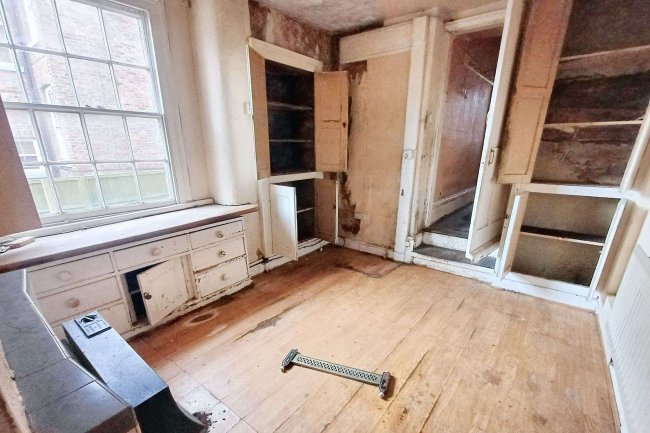 3 Orchard Road, Altrincham, WA15 8EY 9