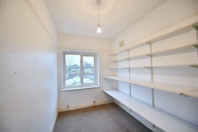 71 Court Avenue, Coulsdon CR5 1HJ 4