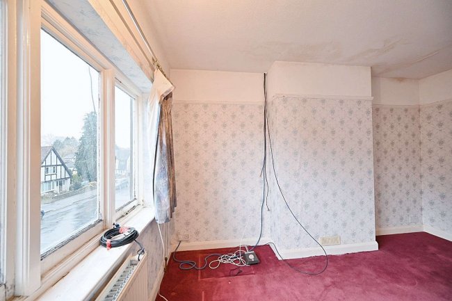 71 Court Avenue, Coulsdon CR5 1HJ 4