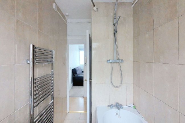 98 Glen Albyn Road, Southfields, London, SW19 6HE 5